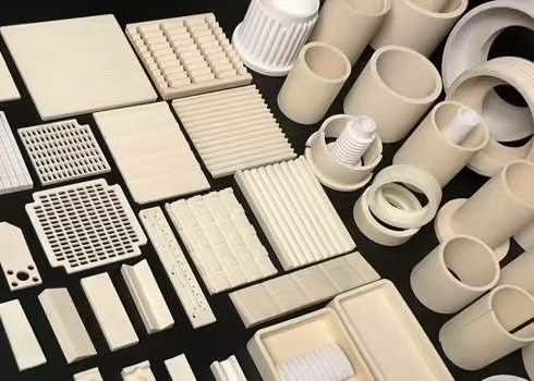 3000 MPa Δυνατότητα συμπίεσης Al2O3 κεραμική με θερμική επέκταση 7,2 X 10-6/K