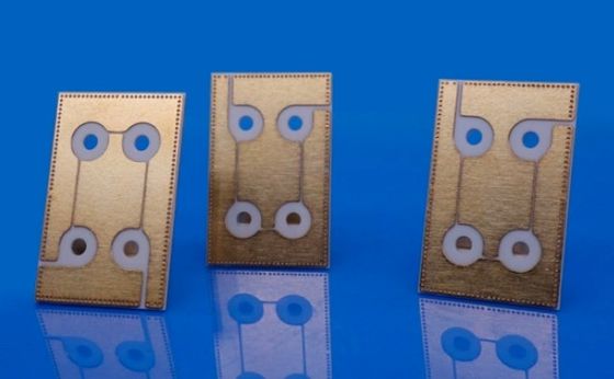 Υψηλής πυκνότητας μεταλλικισμένη κεραμική διαφόρων μεγεθών Υλικό αλουμίνης / ZTA / Si3N4